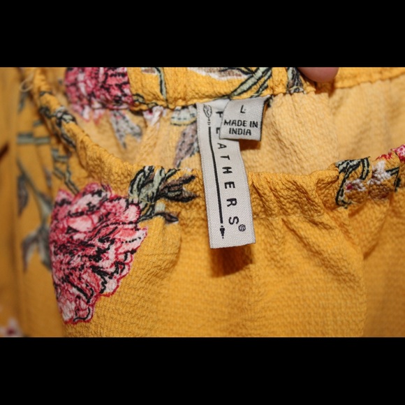 Yellow flowered romper - Picture 2 of 3